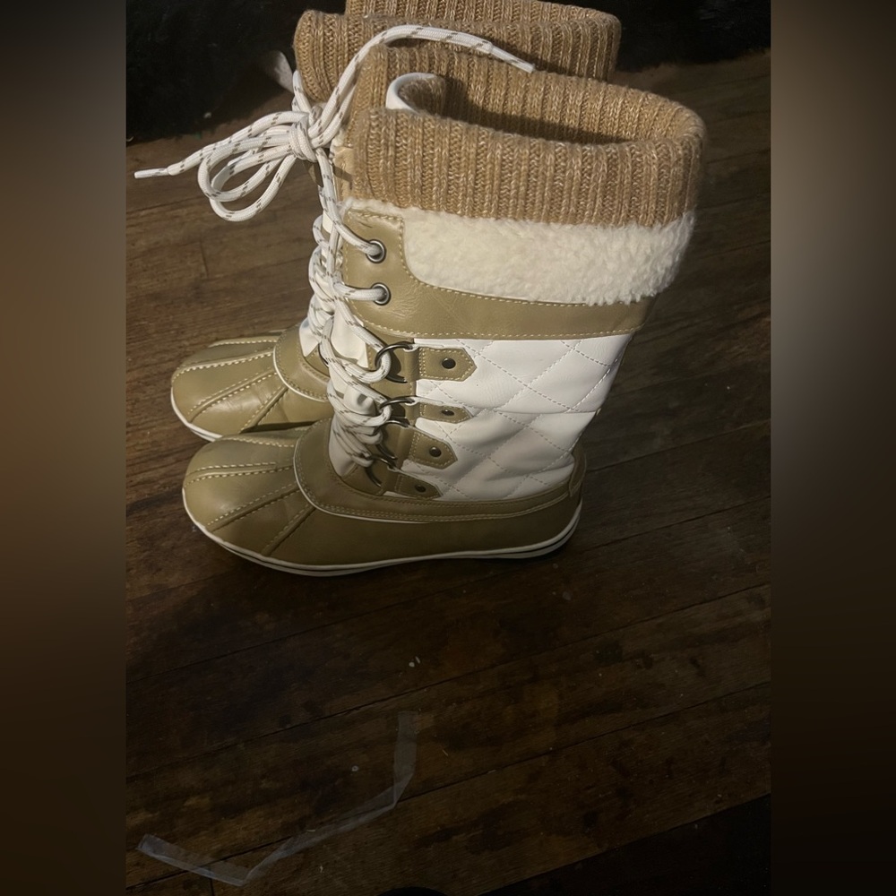 3M Thinsulate Tan and White Winter Rain Boots